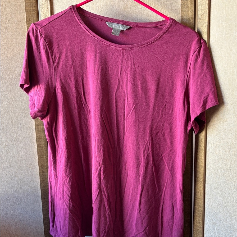 FINAL MARKDOWN Investments Magenta Short Sleeve Tee large